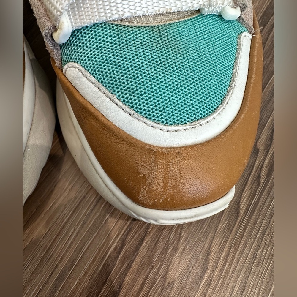 Chloe - Sonnie Sneakers - Picture 3 of 14